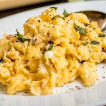 Keto Herbed Scrambled Eggs Recipe