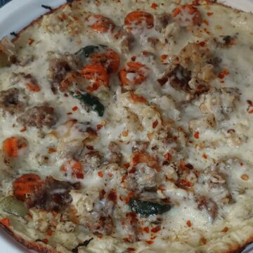 Keto Pizza Omelet with Pepperoni & Mozzarella