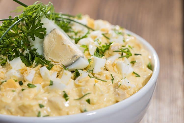 10 Best Keto Snacks: Healthy Snacks Recipes 10 best low-carb keto snack ideas for weight loss. These healthy weight loss snacks will help you reach and stay in ketosis. #ketosnacks #ketosis