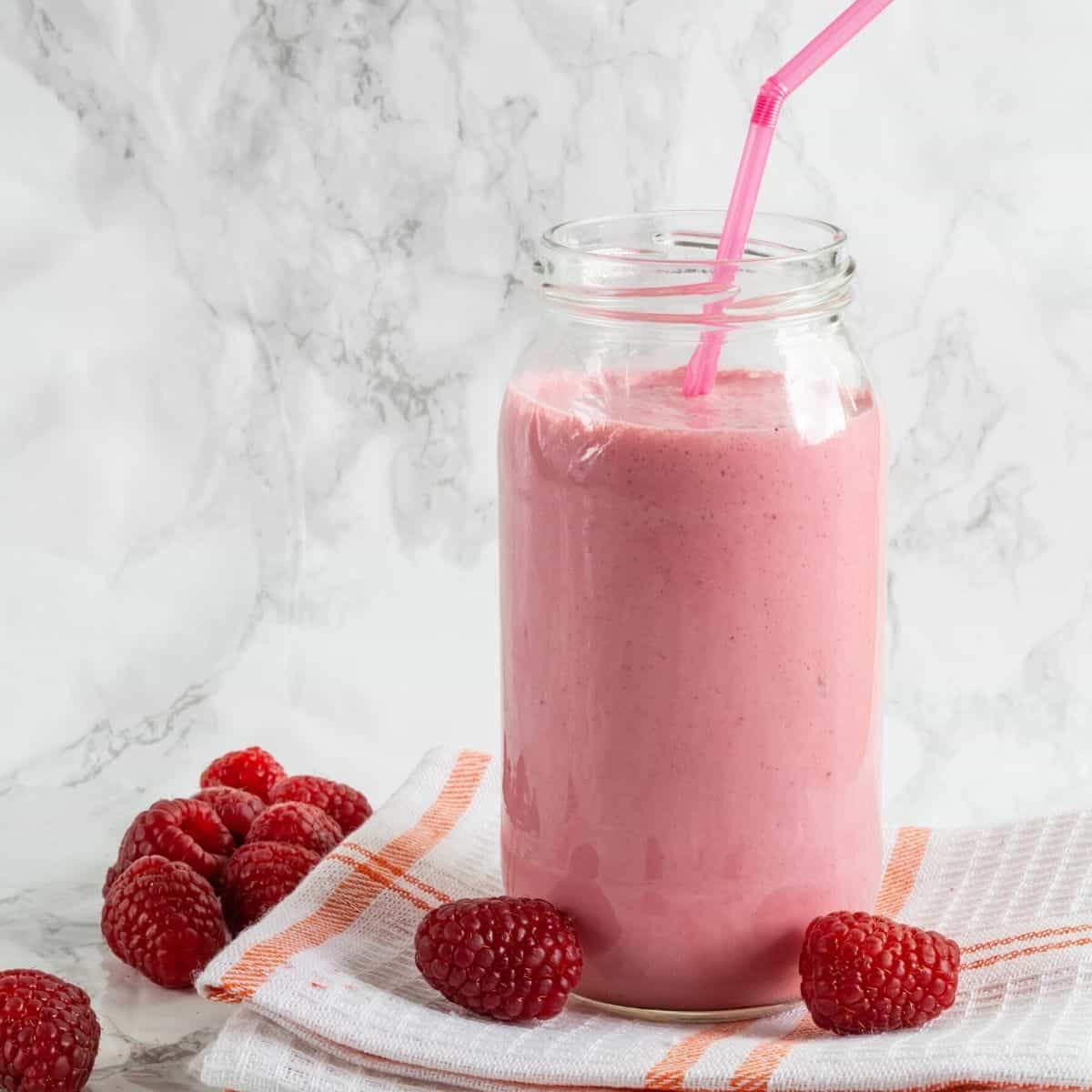 Raspberry and vanilla low carb smoothie