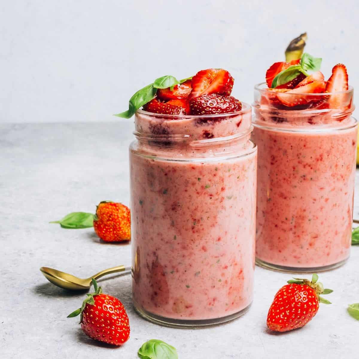 13 Best Keto Smoothie Recipes For Weight Loss