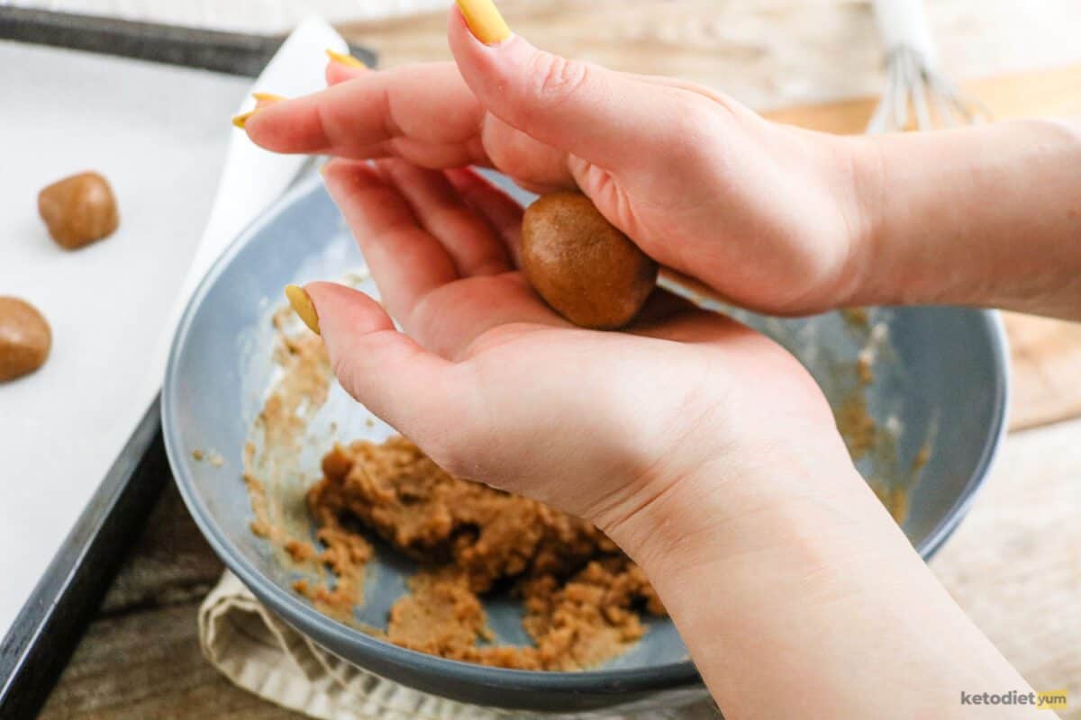 Keto Peanut Butter Cookies keto peanut butter cookies