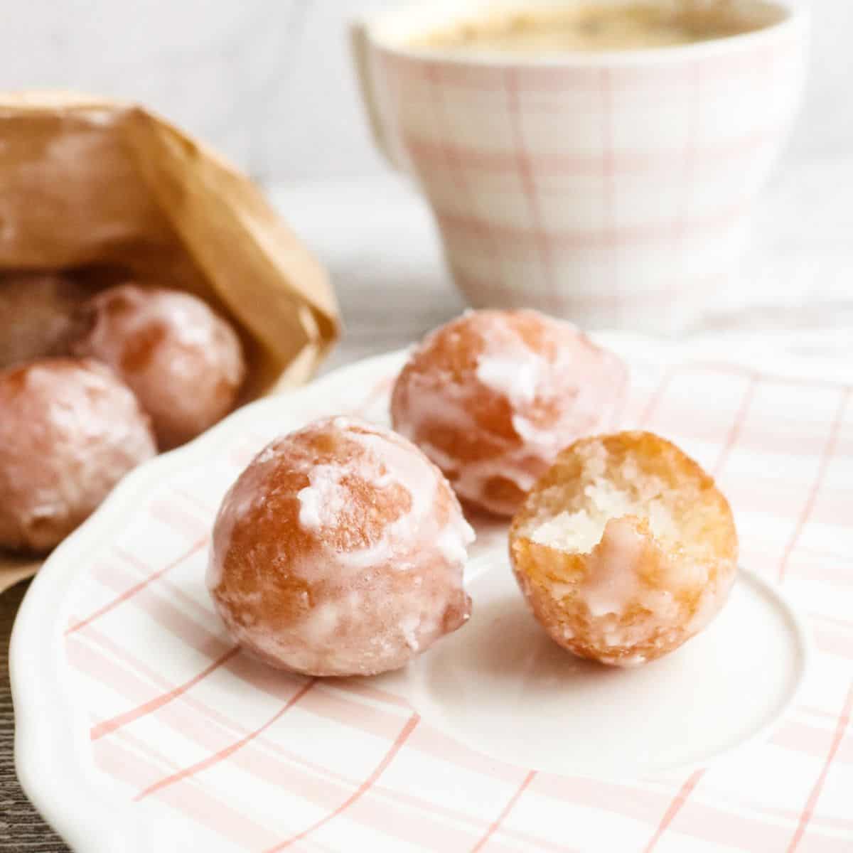 Easy Keto Glazed Donut Balls Keto Donut Holes Recipe (1)