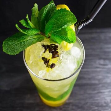 Low Carb Keto Va-Va-Voom Cocktail