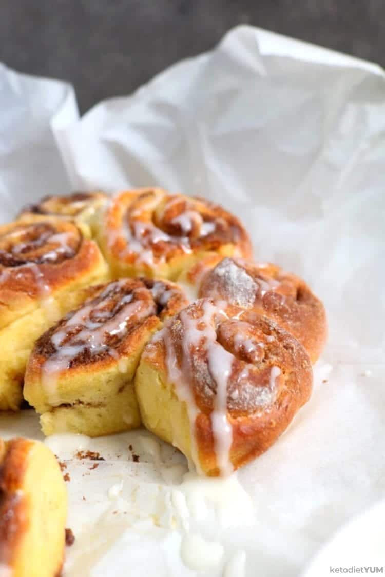 keto cinnamon rolls