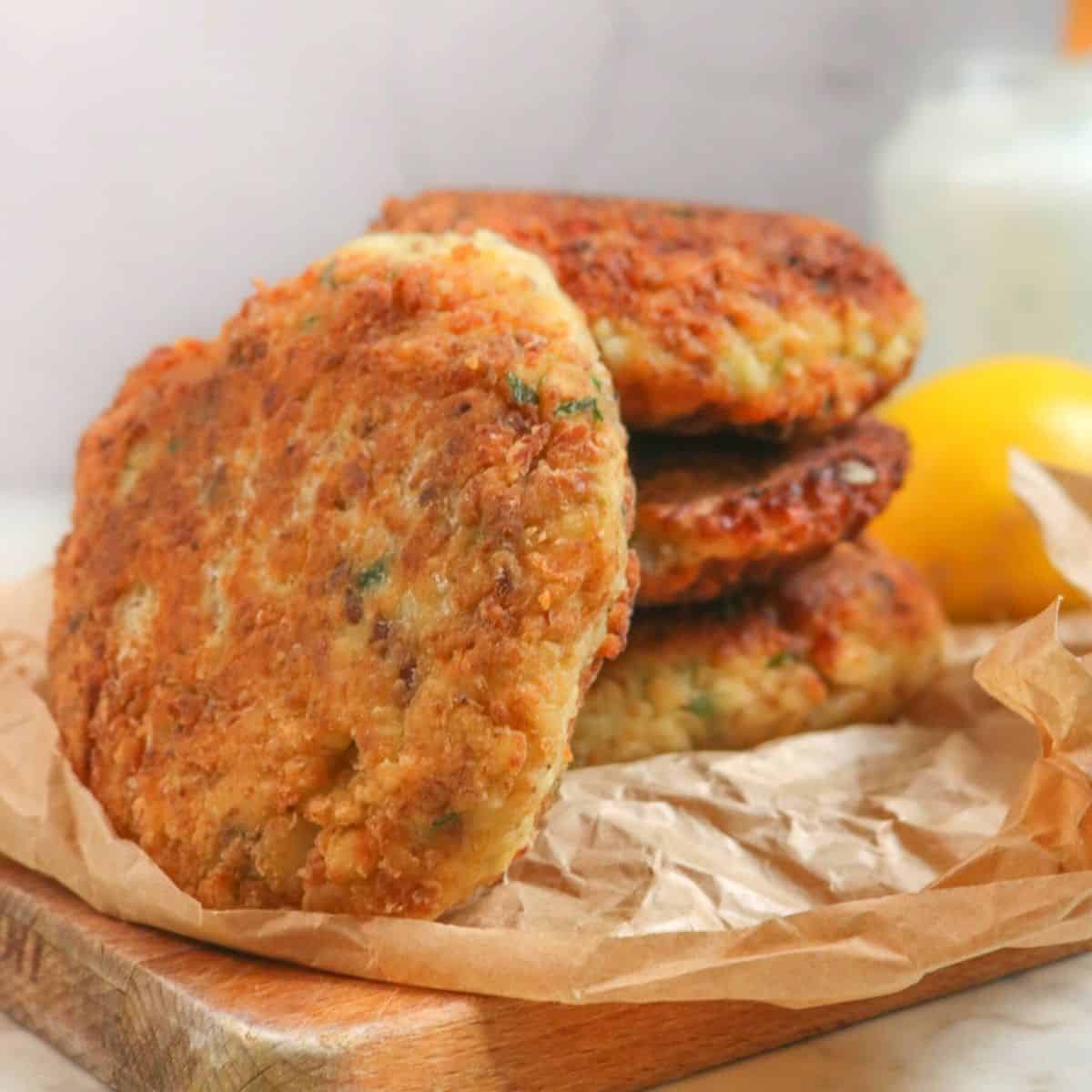 Keto Fish Cakes with Garlic Aioli Keto Fish Cakes with Spicy Garlic Aioli