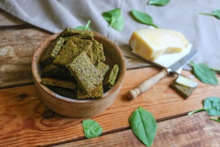 Delicious crispy parmesan spinach crackers