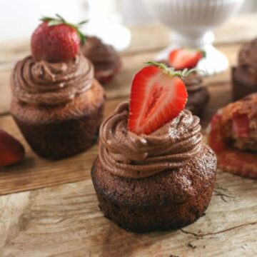 Keto Chocolate Cupcakes