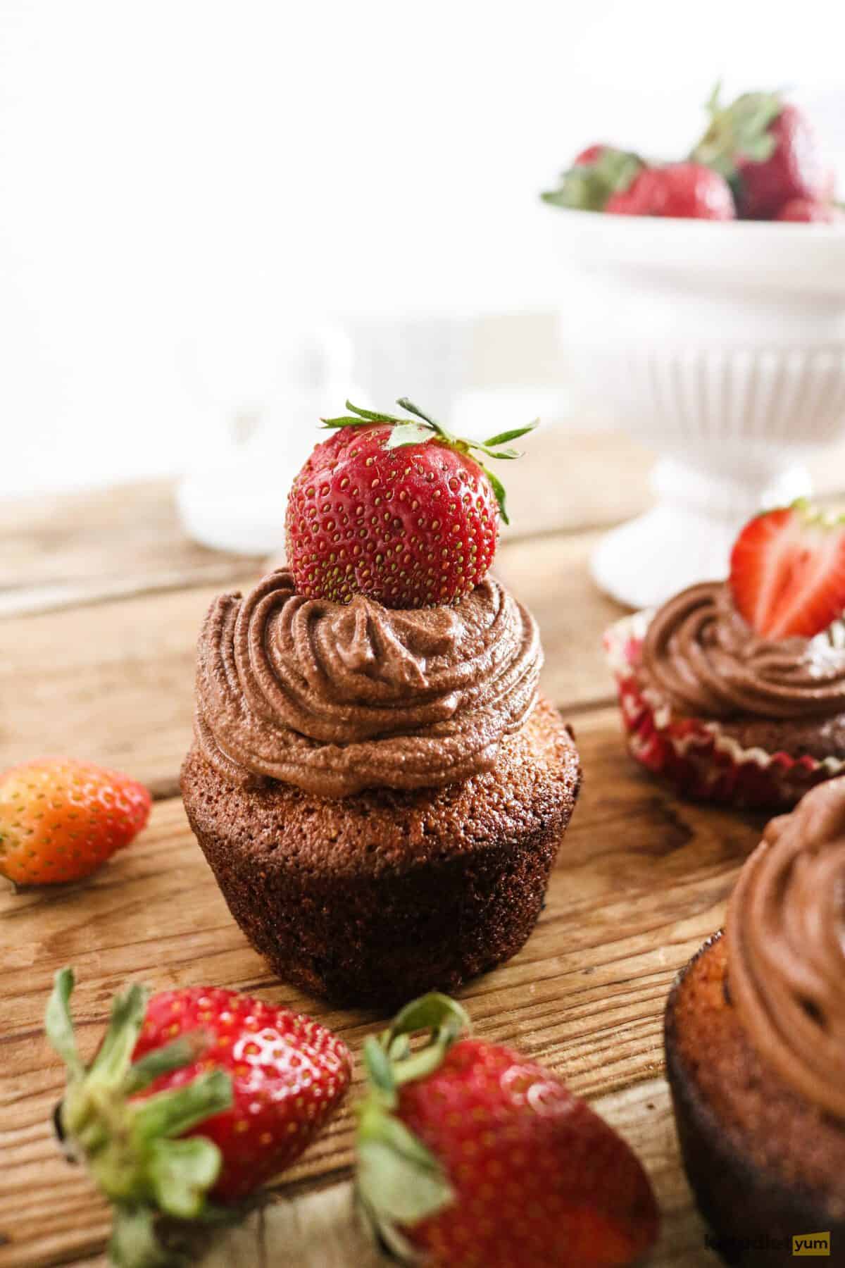 keto chocolate cupcakes