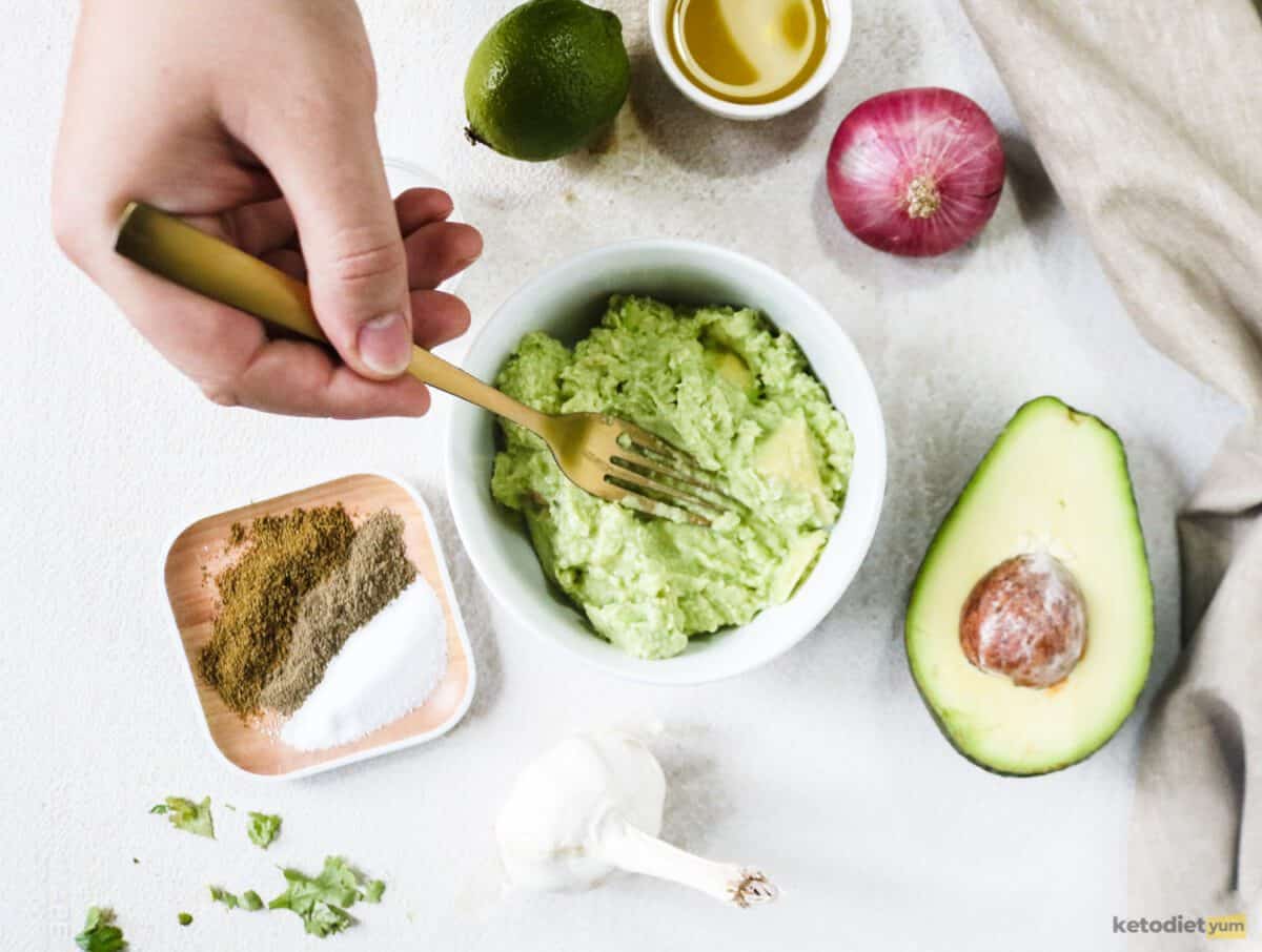 Delicious keto guacamole