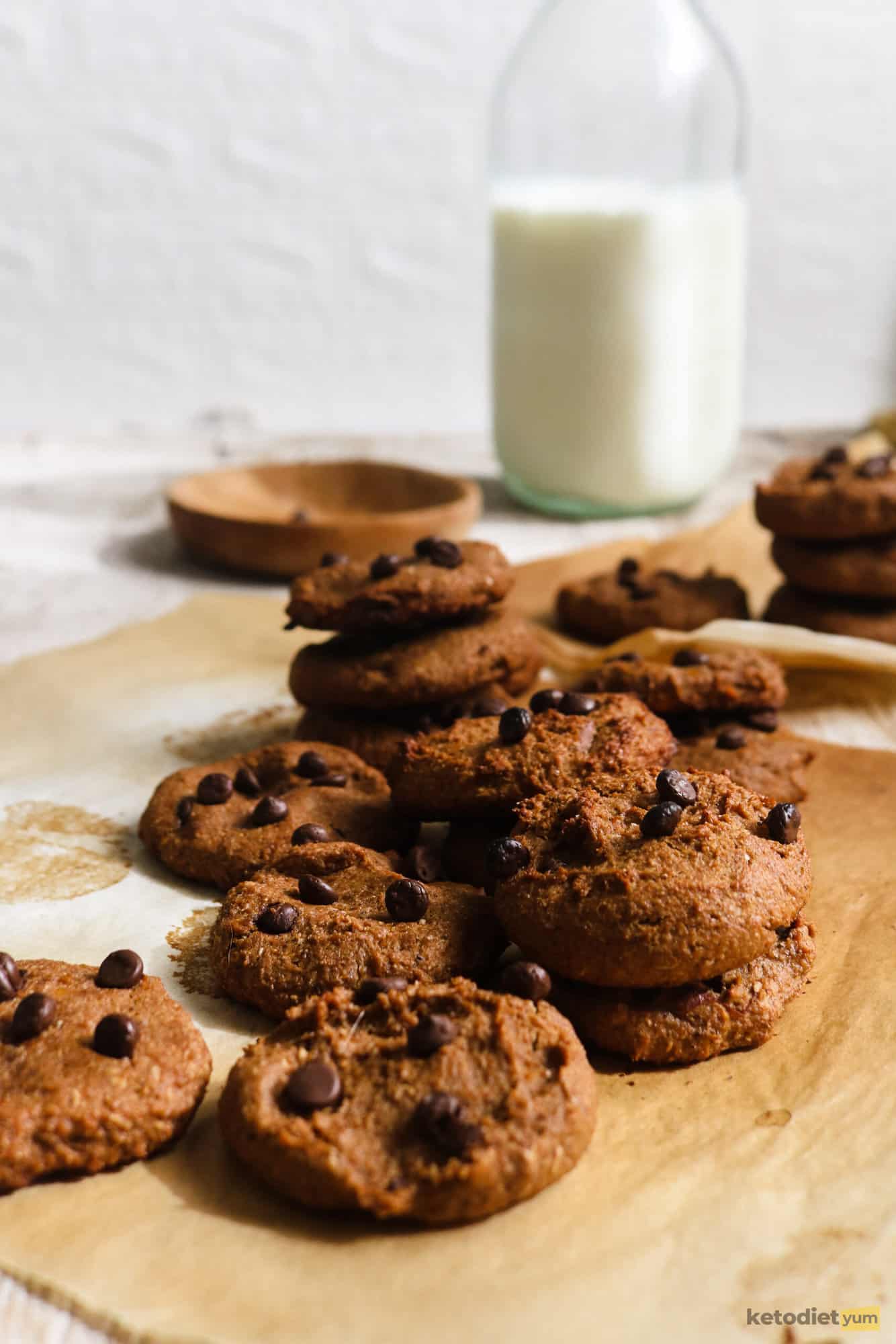 pumpkin spice chocolate chip cookies