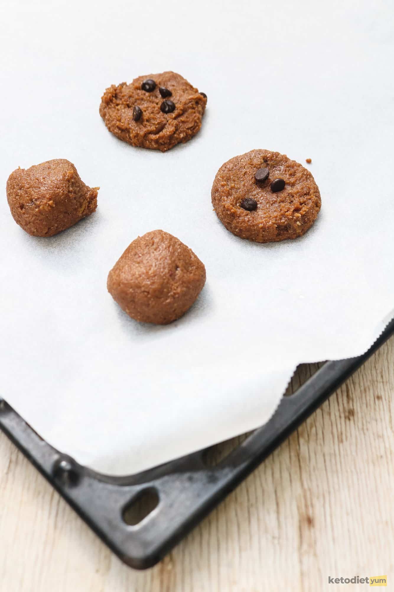 pumpkin spice chocolate chip cookies