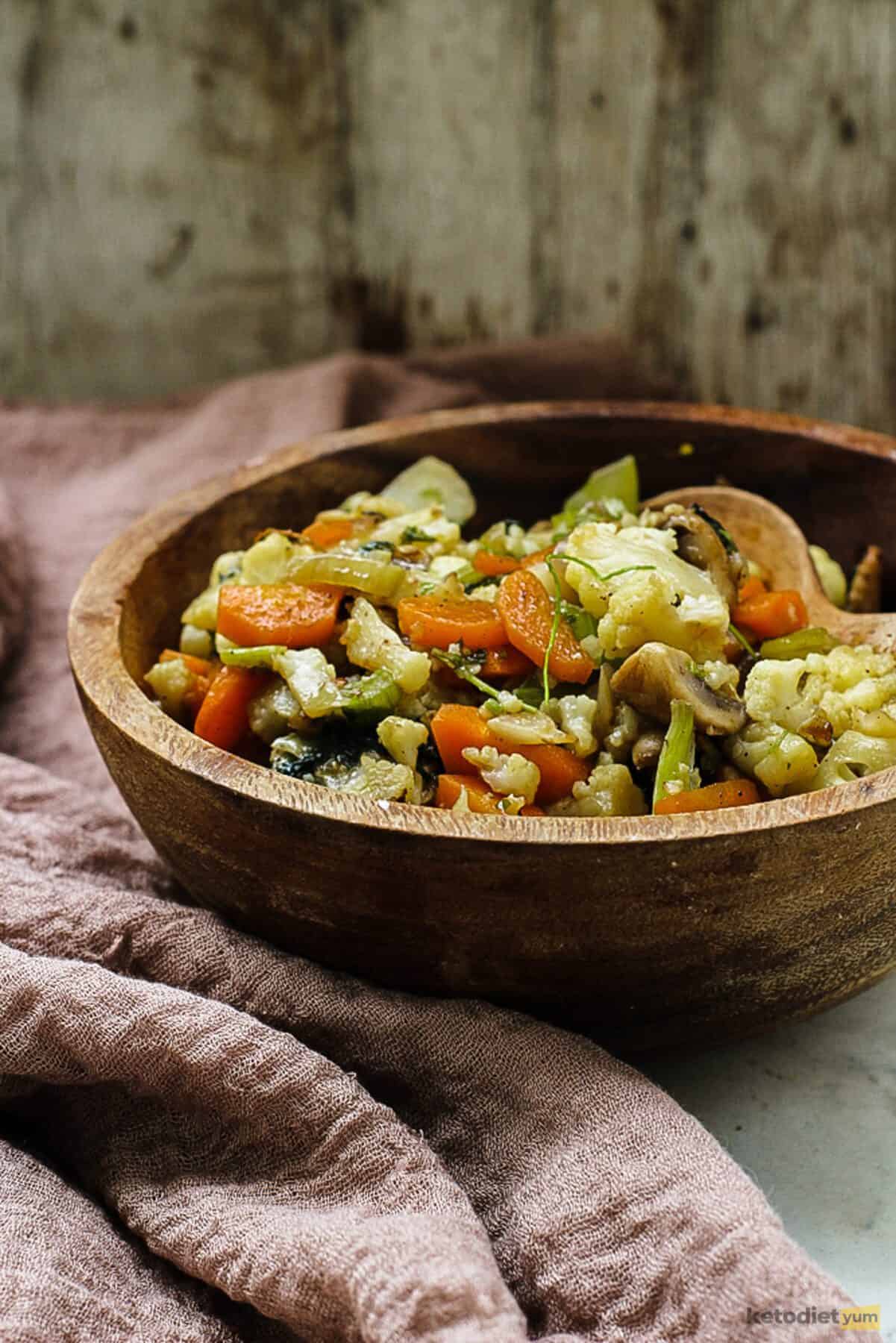 Cauliflower keto turkey stuffing in a bowl ready to enjoy