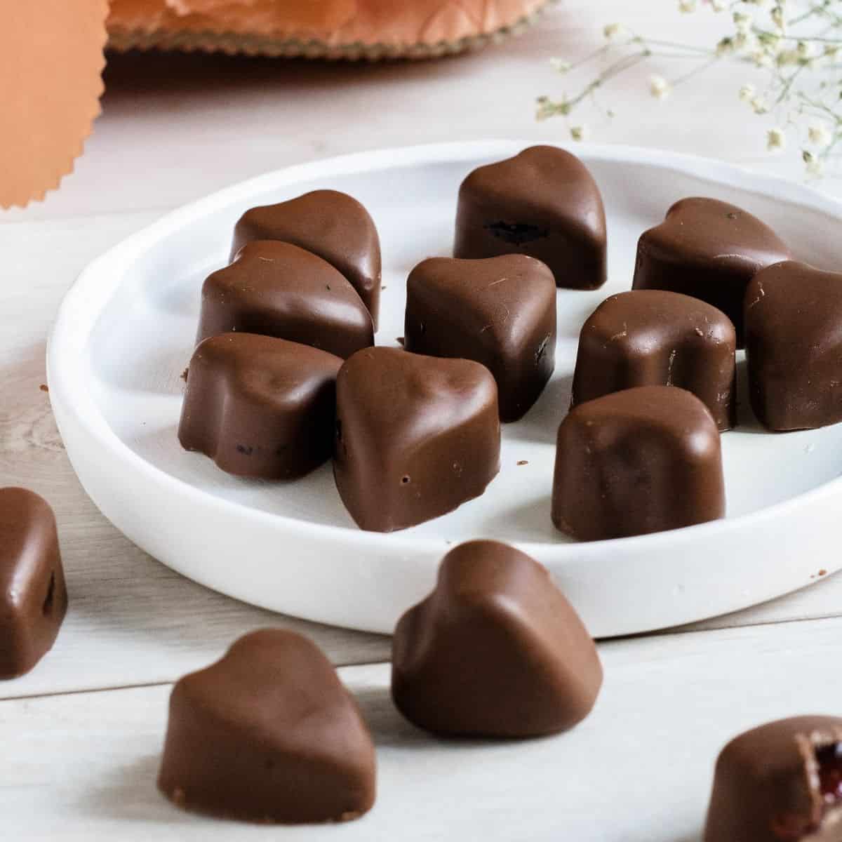 3 Ingredient Keto Chocolate Hearts Keto Chocolate Hearts
