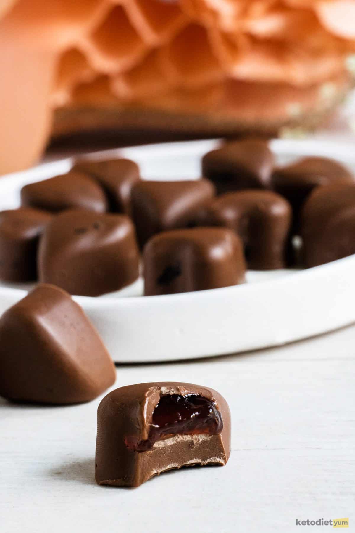 Low carb chocolate hearts filled with a sugar-free strawberry jelly