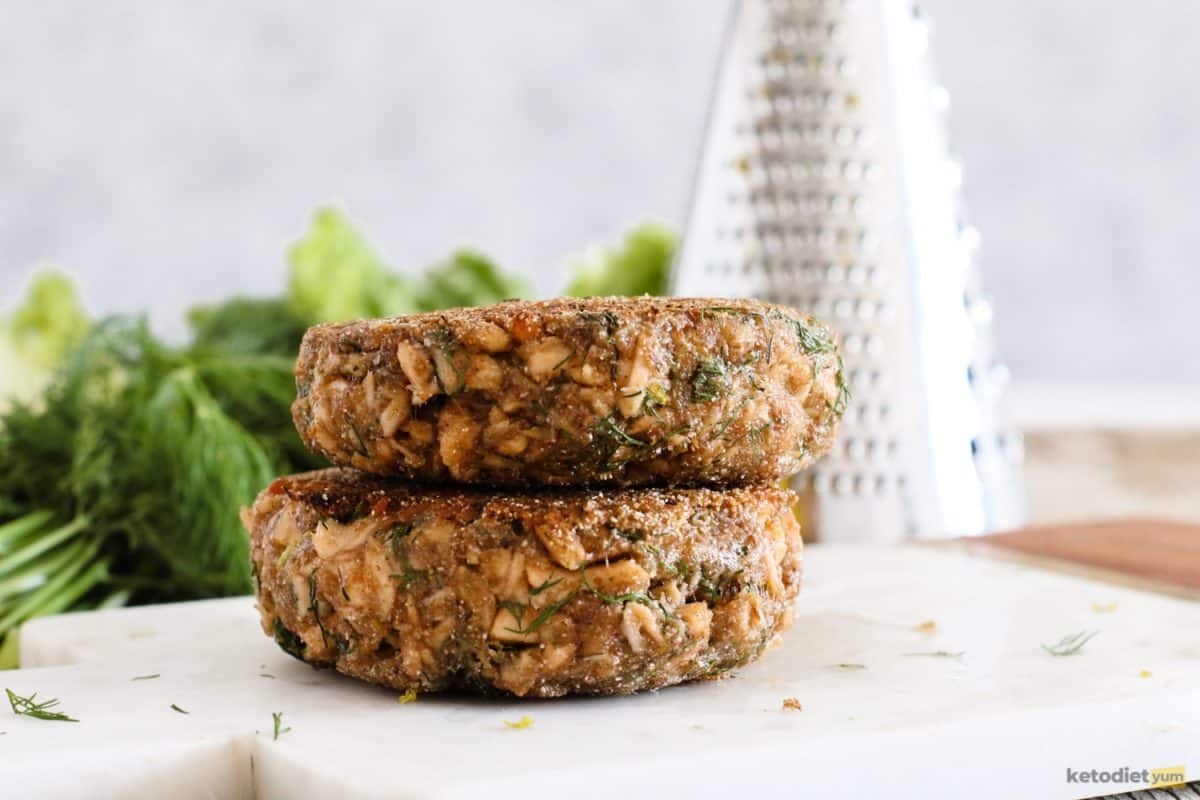 Low carb salmon burgers after cooking