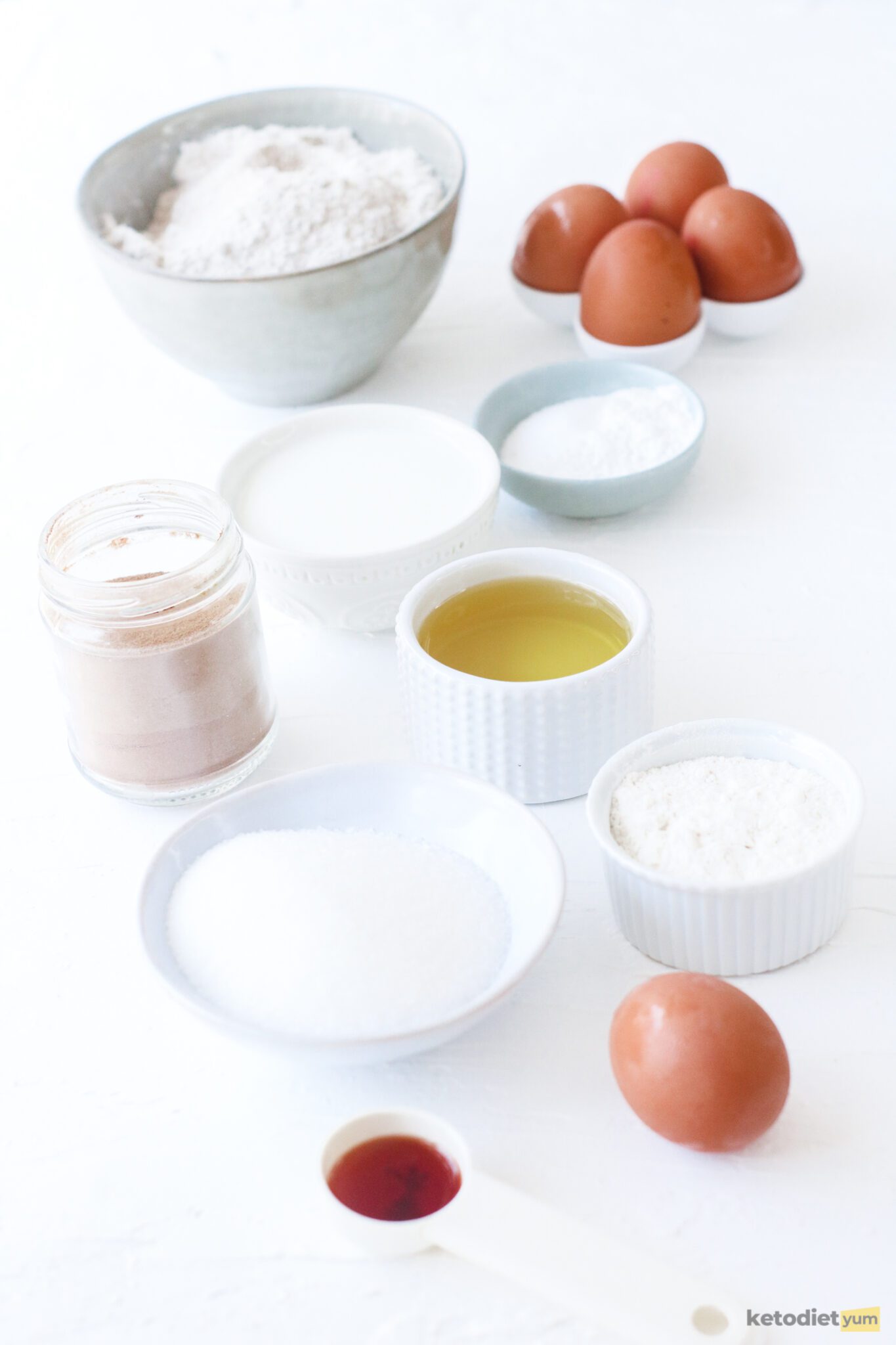 Keto Cinnamon Swirl Cake (Low Carb Cake Recipe) Keto Yum