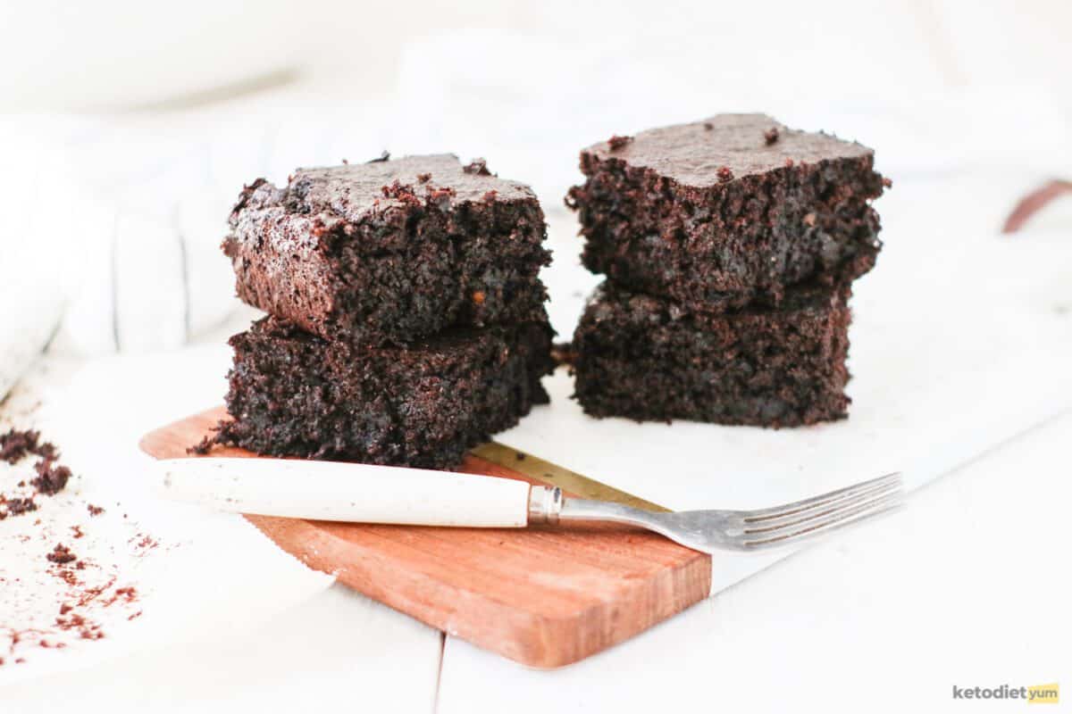 Brownie squares on a plate with a fork