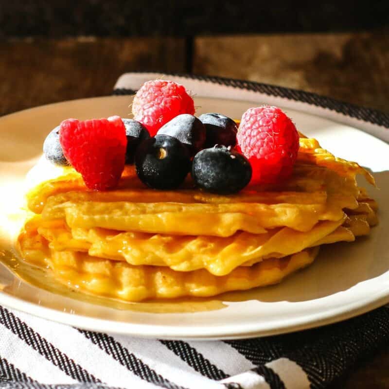 Best Peanut Butter Chaffle Recipe (Crispy And Fluffy)