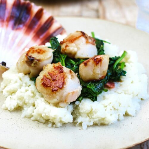 Keto Seared Scallops With Garlic Butter & Cauliflower Puree