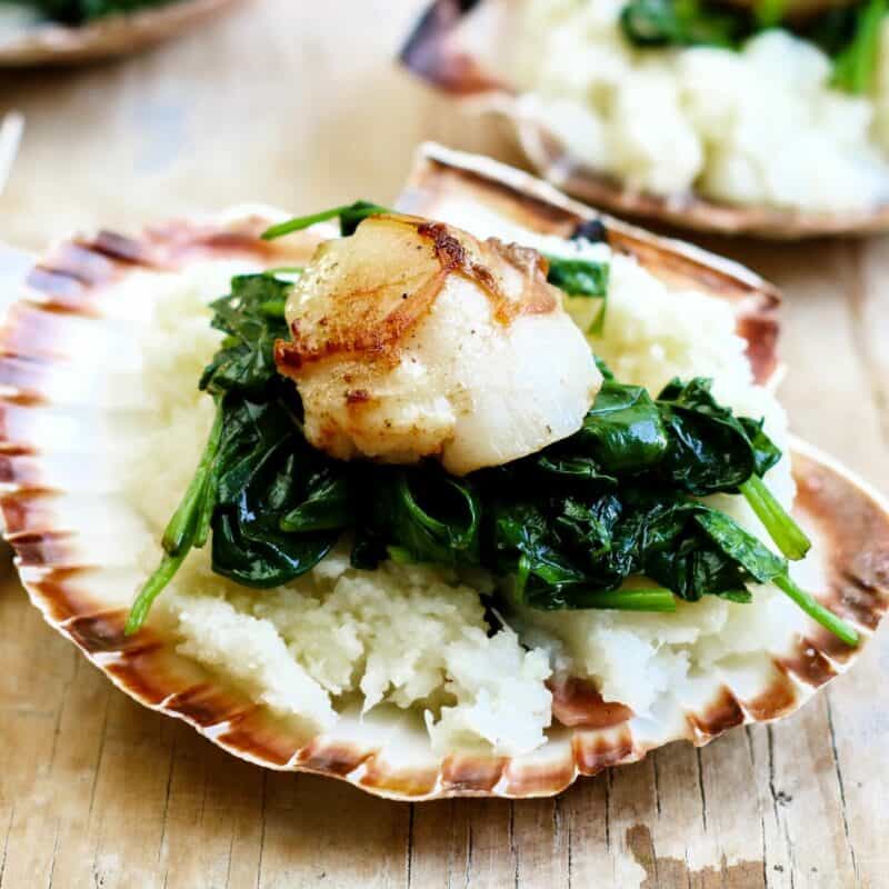 Keto Seared Scallops With Garlic Butter & Cauliflower Puree