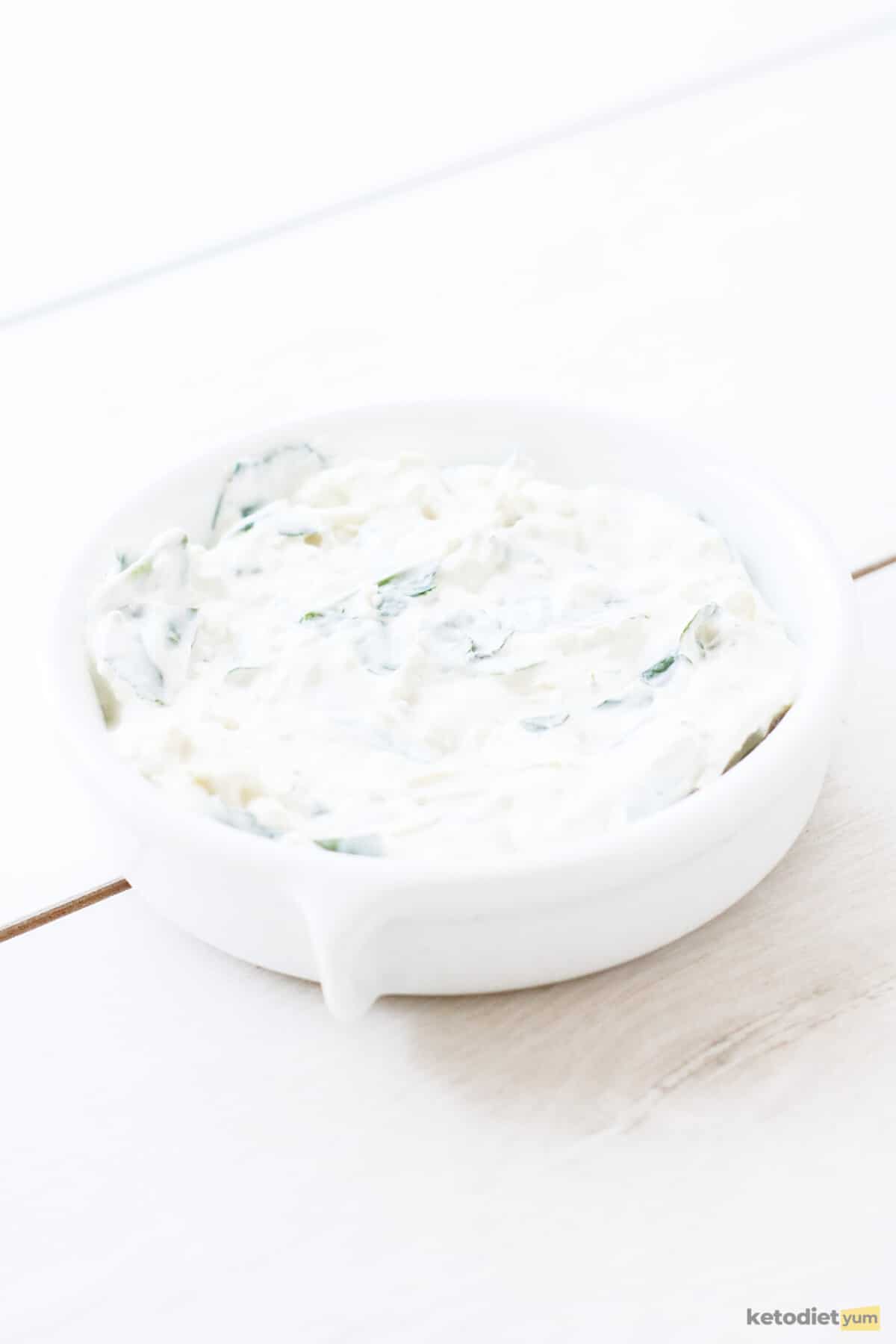 Delicious Keto Spinach Artichoke Dip: Low-Carb And Easy