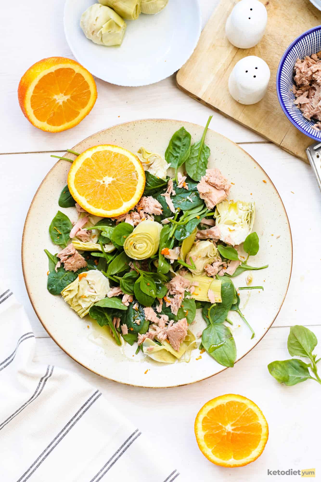 Tuna Spinach And Artichoke Salad With Orange Dressing