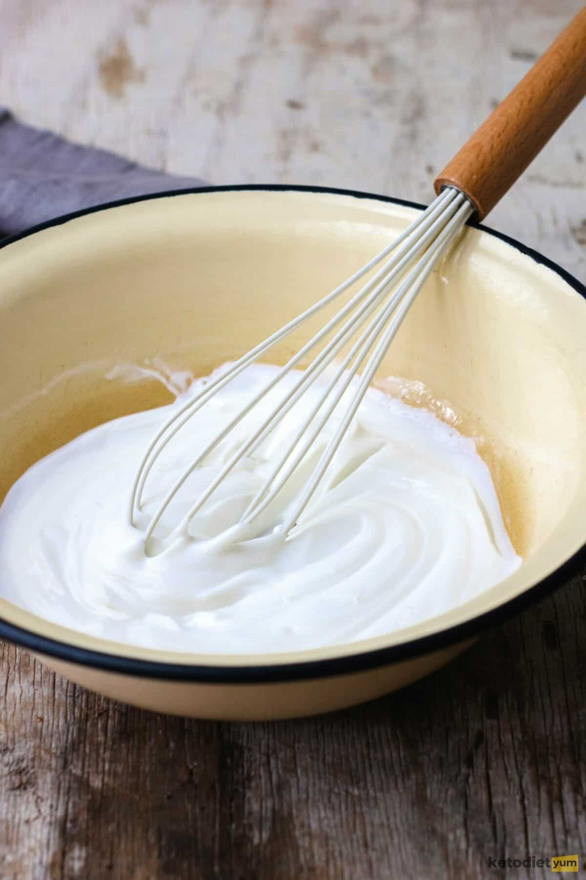 Breakfast Yogurt Parfait (10 Minutes + Low Carb)