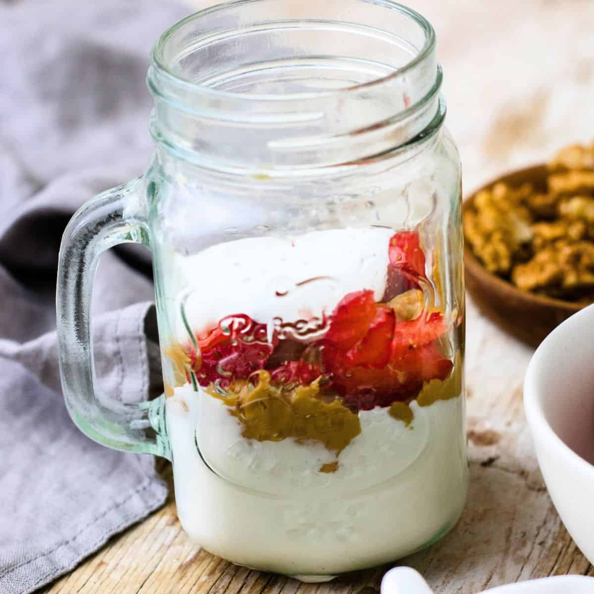 Breakfast Yogurt Parfait (10 Minutes + Low Carb)
