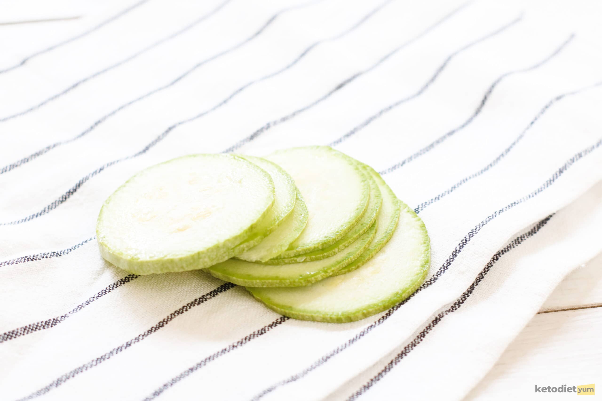 keto zucchini chips