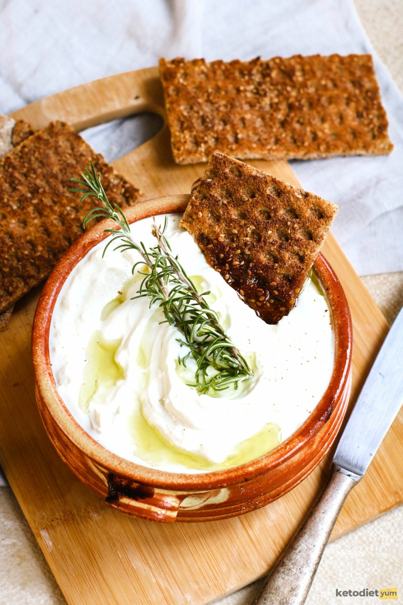 Easy Keto Feta Cheese Dip (3 Ingredients)