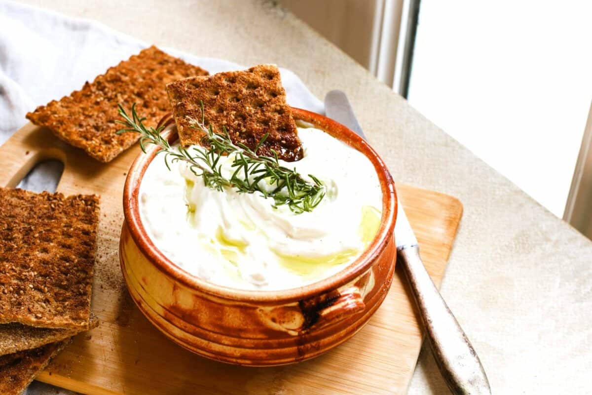 Easy Keto Feta Cheese Dip (3 Ingredients)
