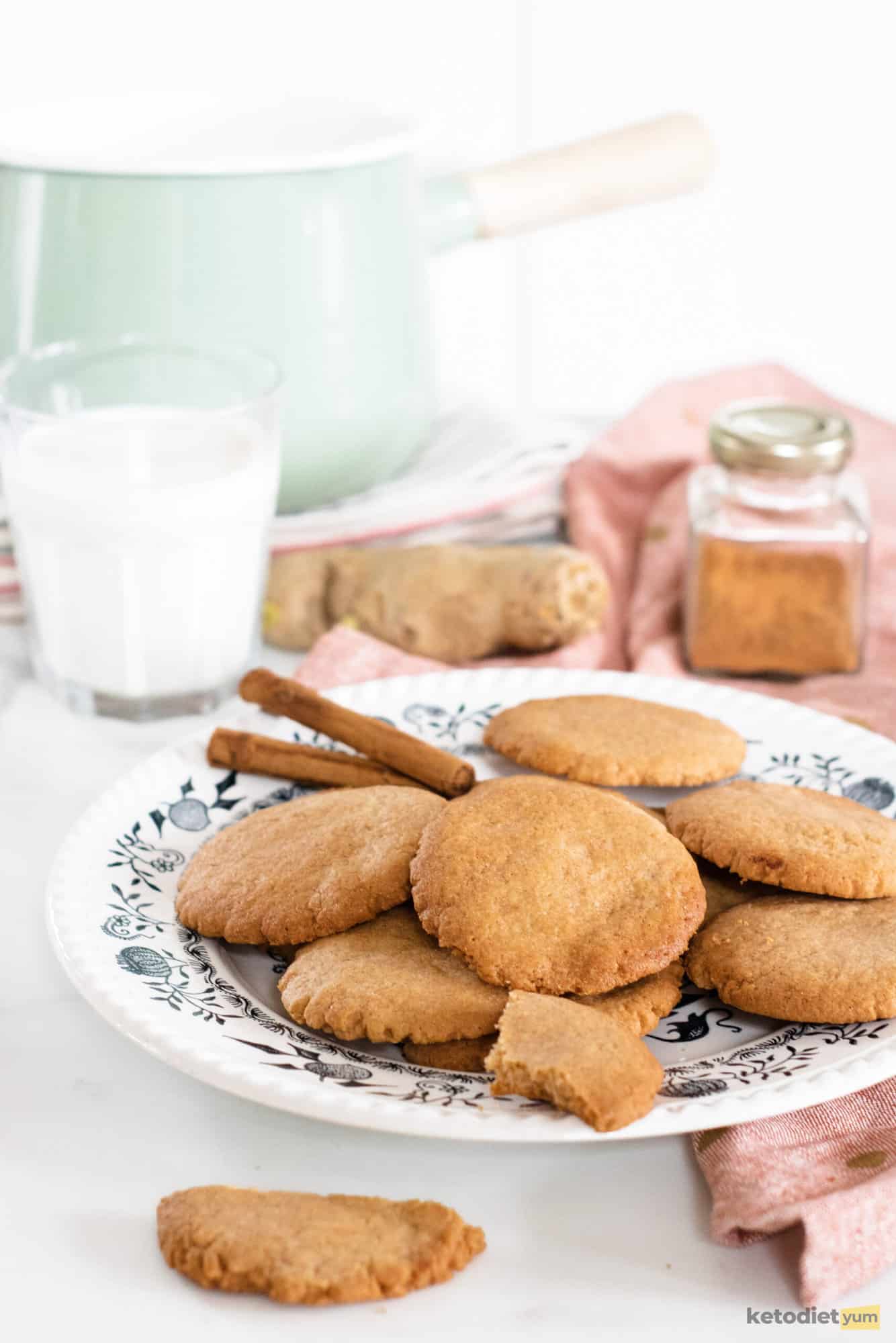 keto ginger snap cookies