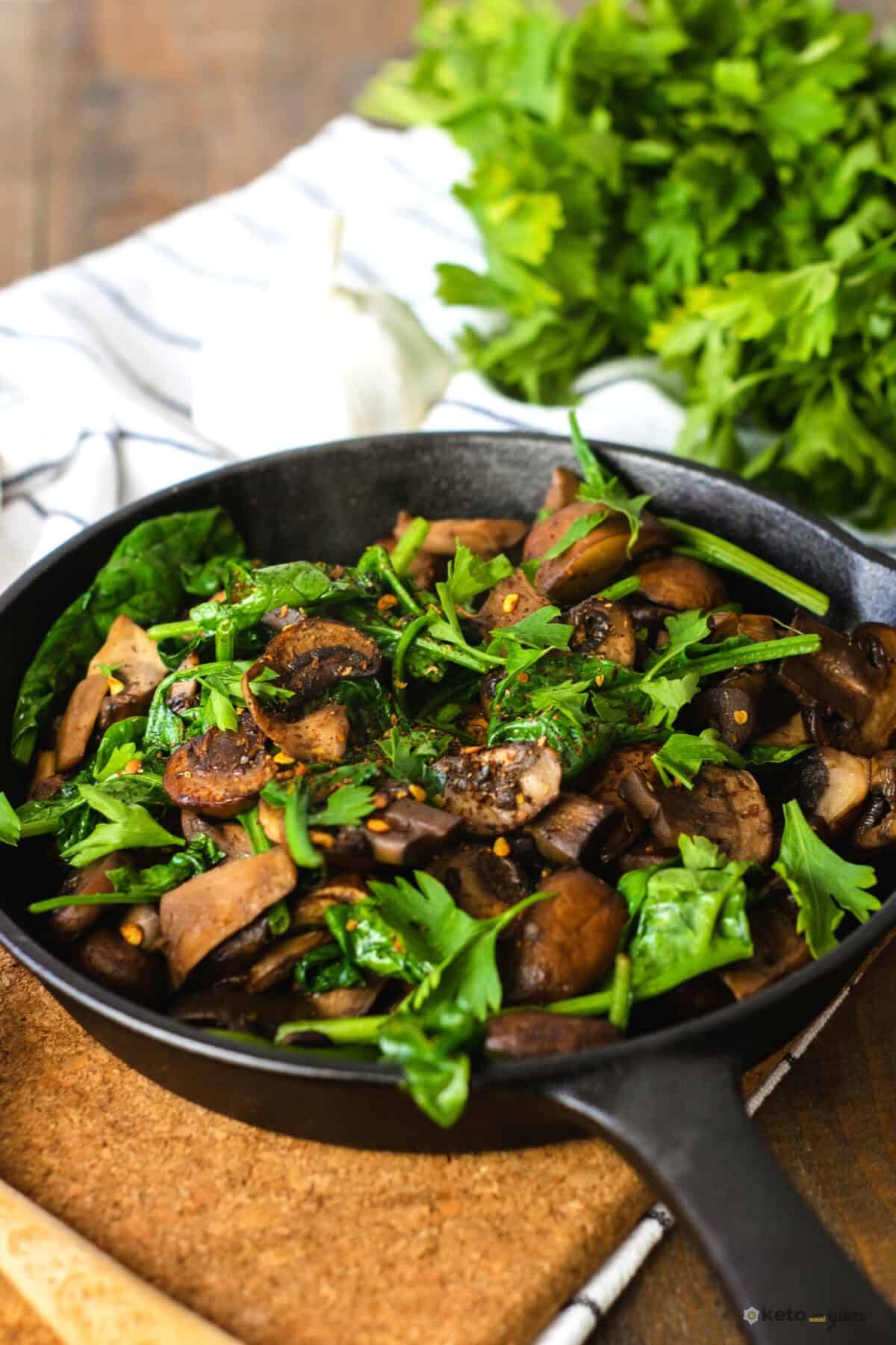 Sauteed Spinach And Mushrooms In Garlic Butter
