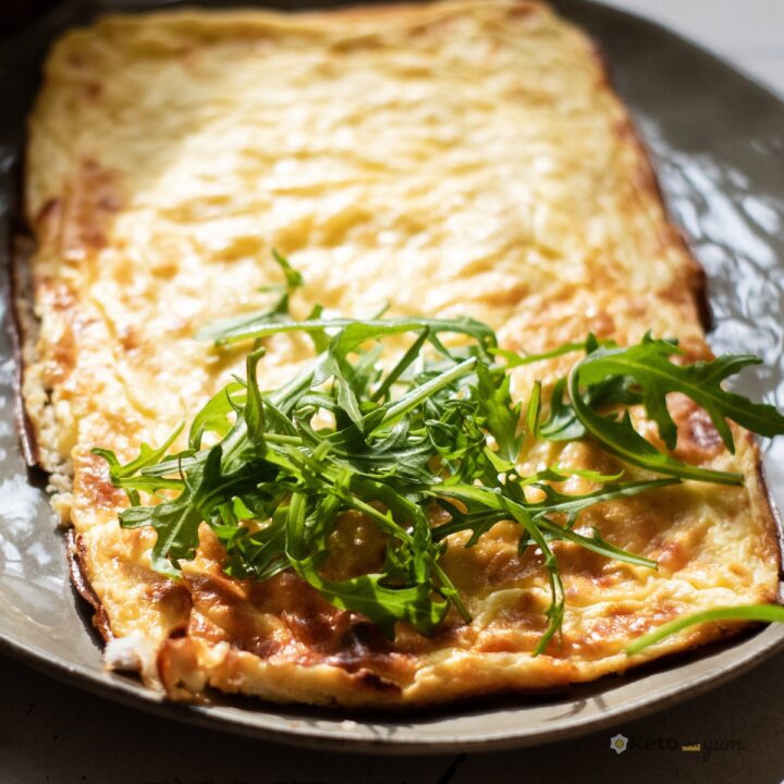 2-Ingredient Cottage Cheese Flatbread
