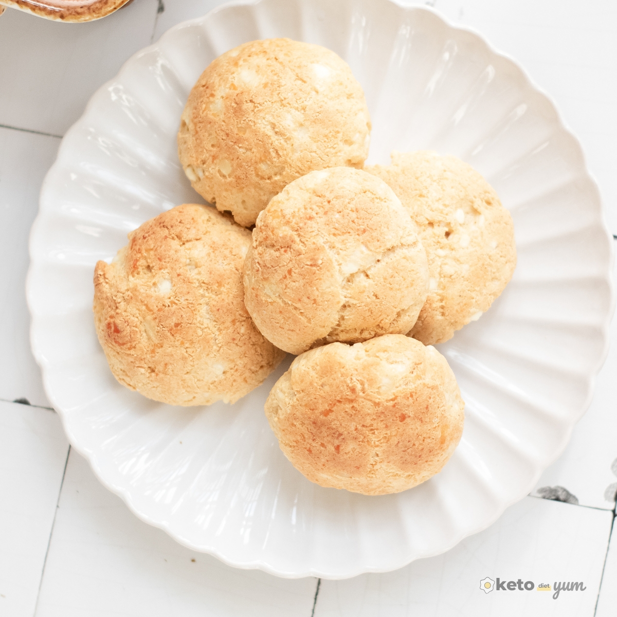4 Ingredient Garlic Biscuits: Low-Carb, High Flavor, Ridiculously Easy 4-Ingredient Garlic Biscuits